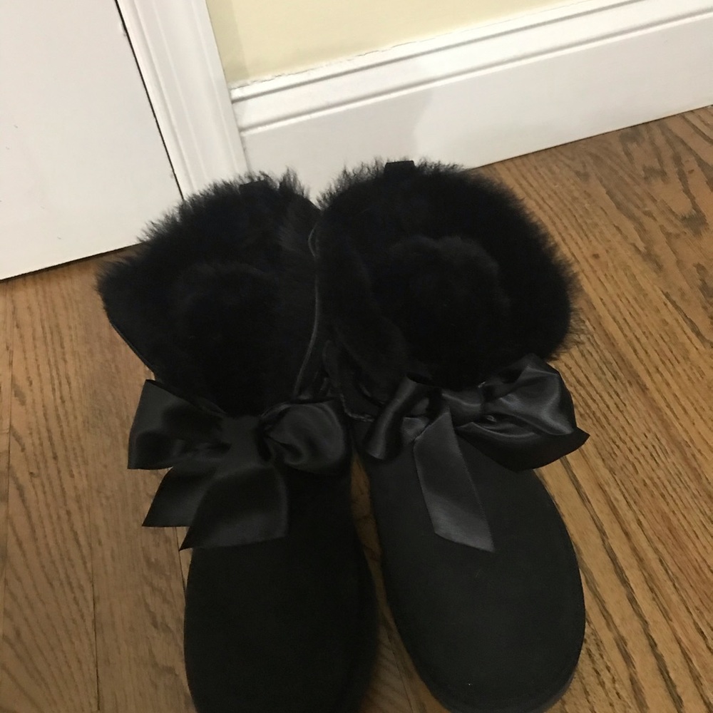 Black uggs size 9